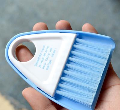 KM迷你桌面清扫刷 学生与办公族的清洁利器